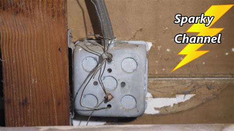 grounding oold electrical metal box|are metal boxes grounded.